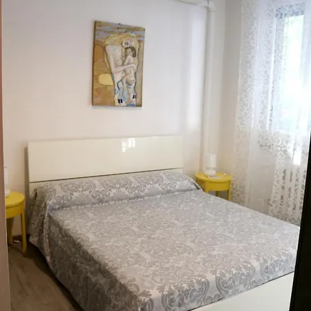 With One Bedroom In With Wonderful City View And Wifi 5 Km From The Beach 斯培西亚